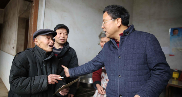 歲末年關(guān)送真情，扶貧慰問(wèn)暖人心！